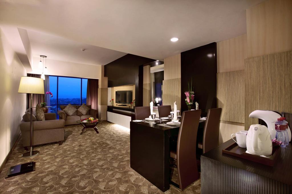 Atria Hotel Маланг Екстер'єр фото