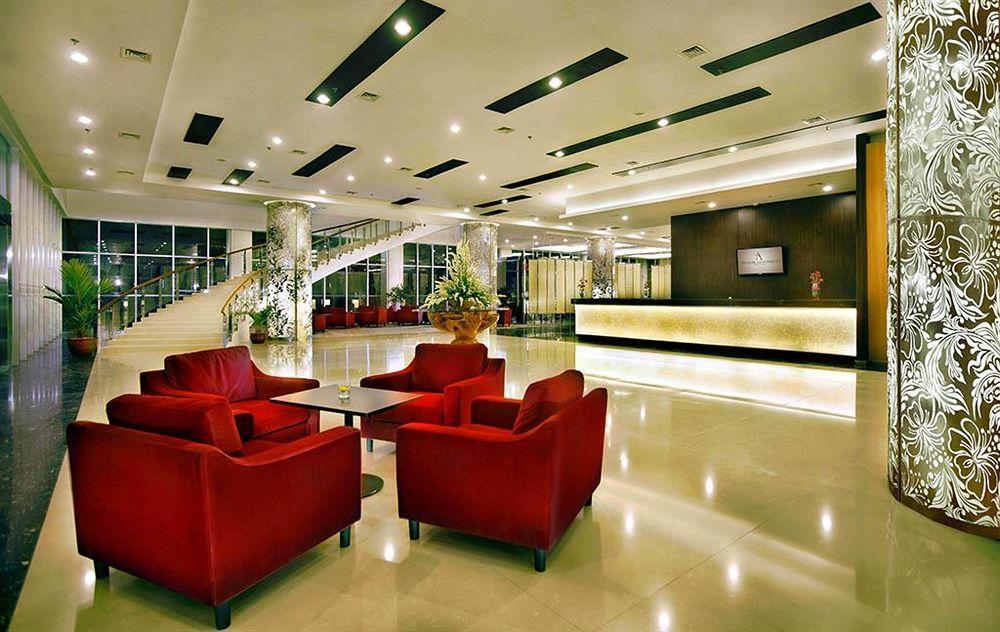 Atria Hotel Маланг Екстер'єр фото