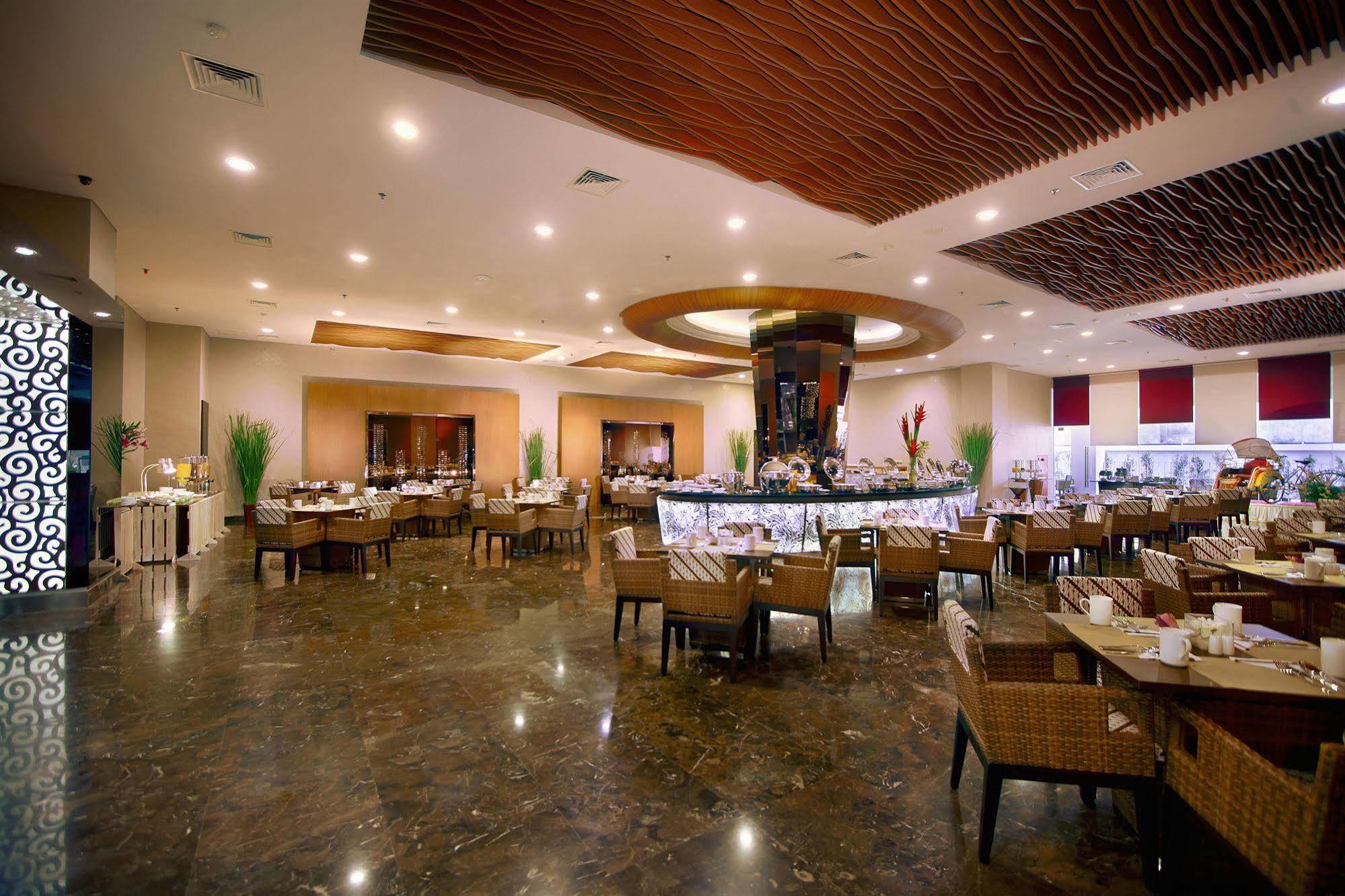 Atria Hotel Маланг Екстер'єр фото