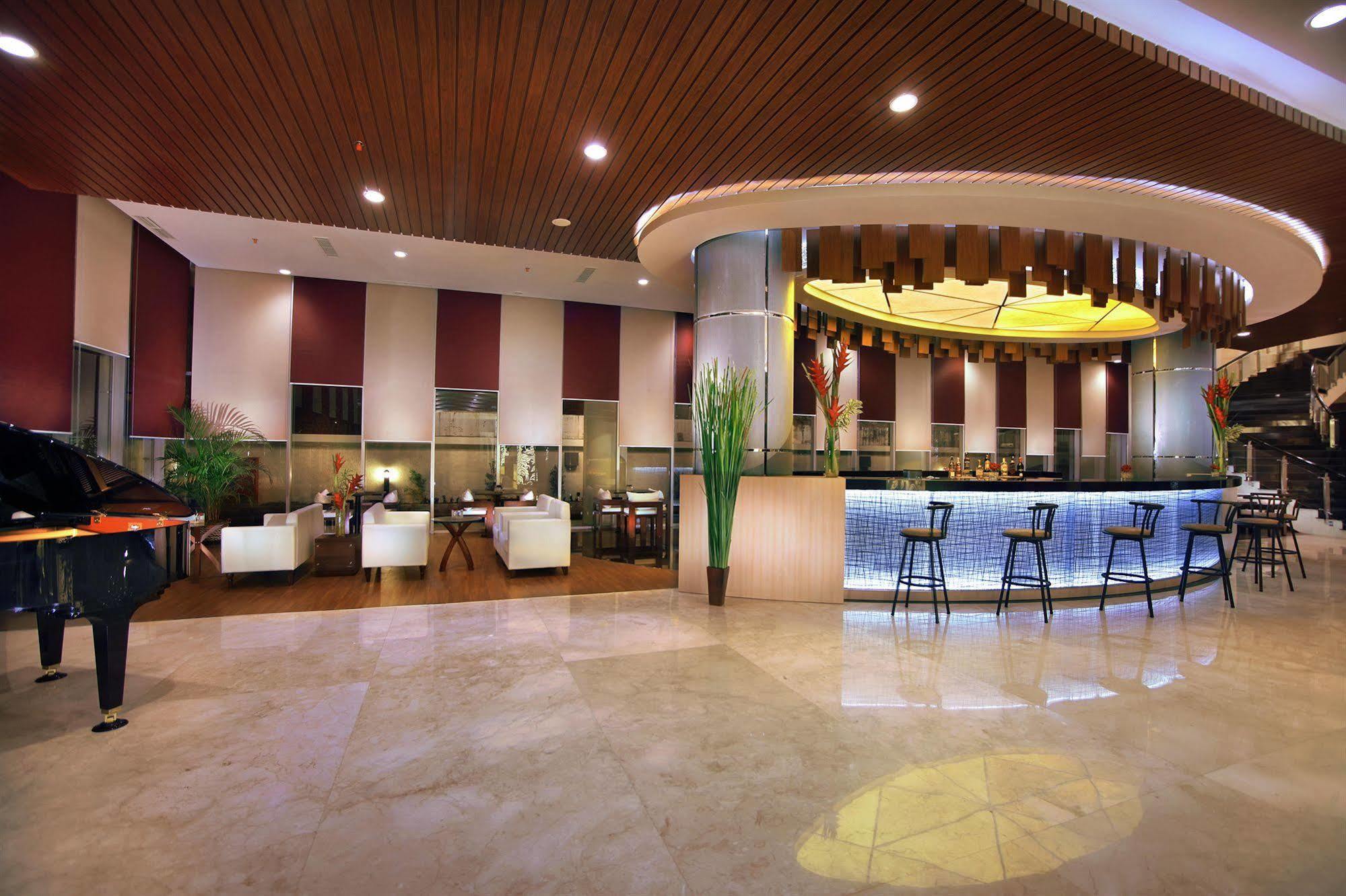 Atria Hotel Маланг Екстер'єр фото