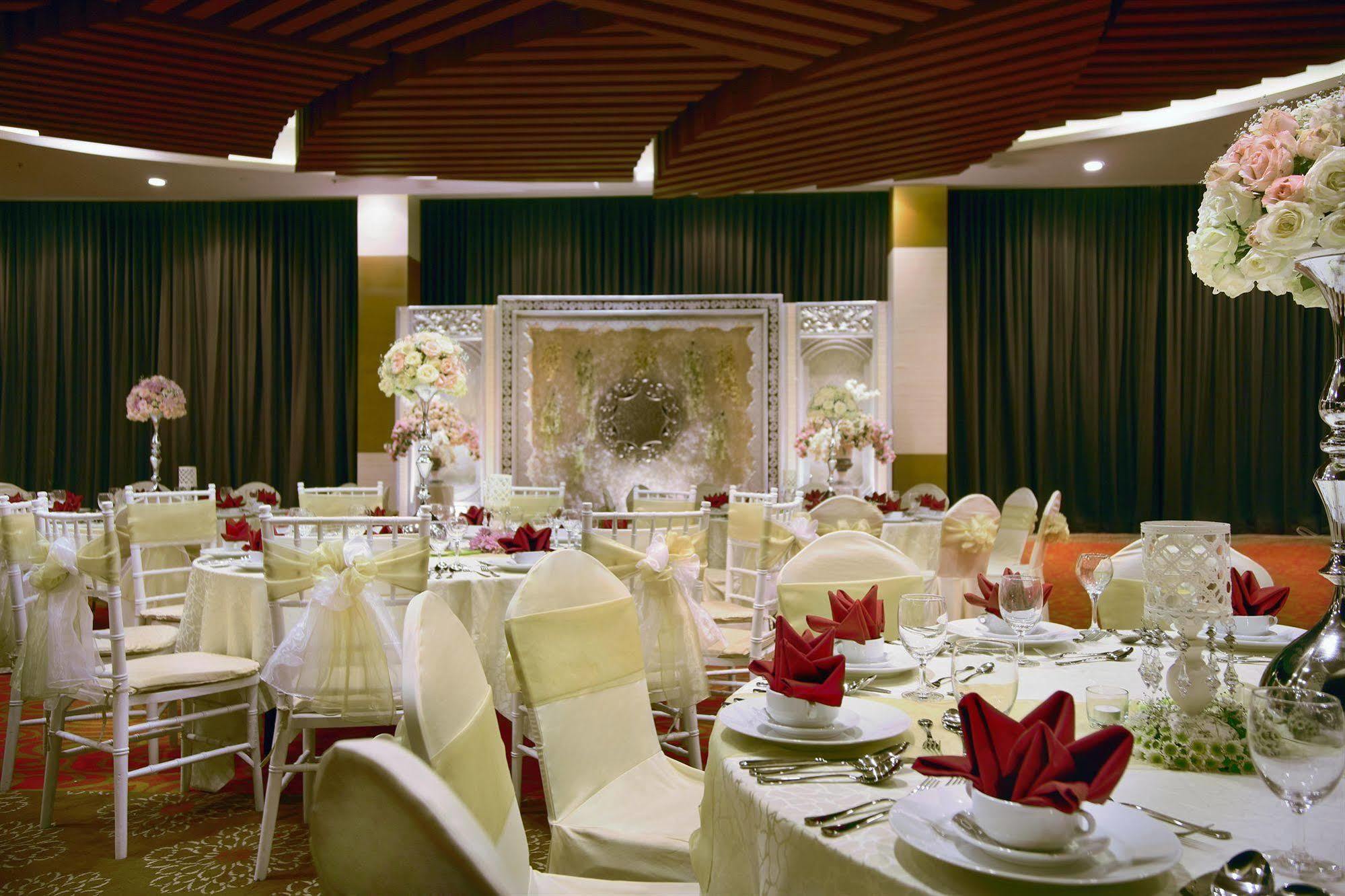 Atria Hotel Маланг Екстер'єр фото